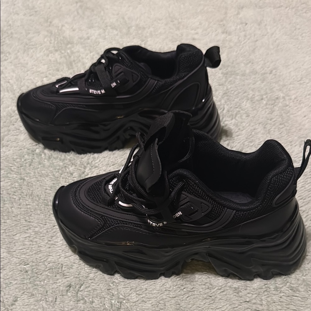 Steve Madden Black Chunky Sneakers